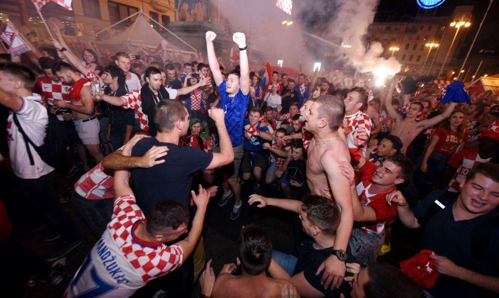 Resultado de imagen para creocia celebra la final del mundial en las calles