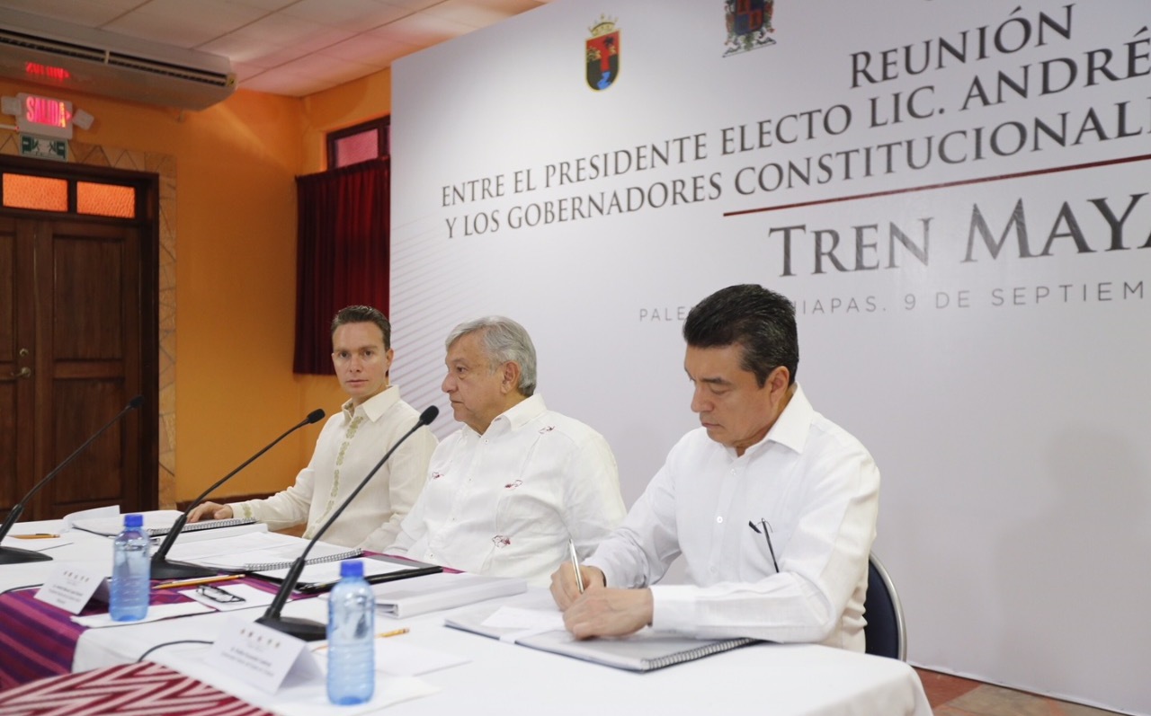 Por Tren Maya, AMLO se re&uacute;ne con gobernadores del sureste