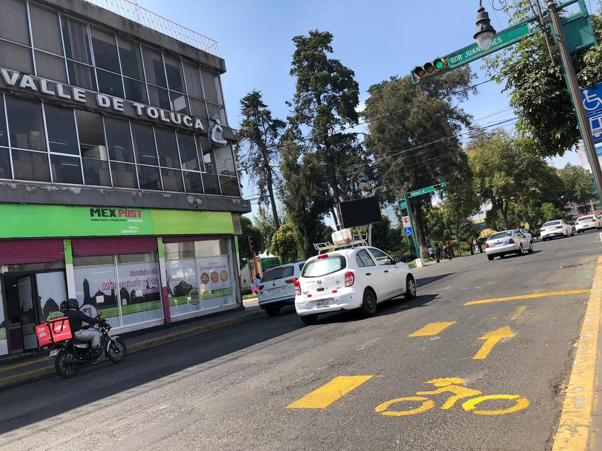 Los más renuentes a respetar el carril fueron los autobuses.