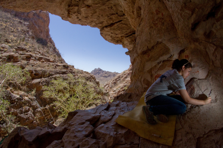 Rescatan pinturas rupestres en La Pintada, Sonora