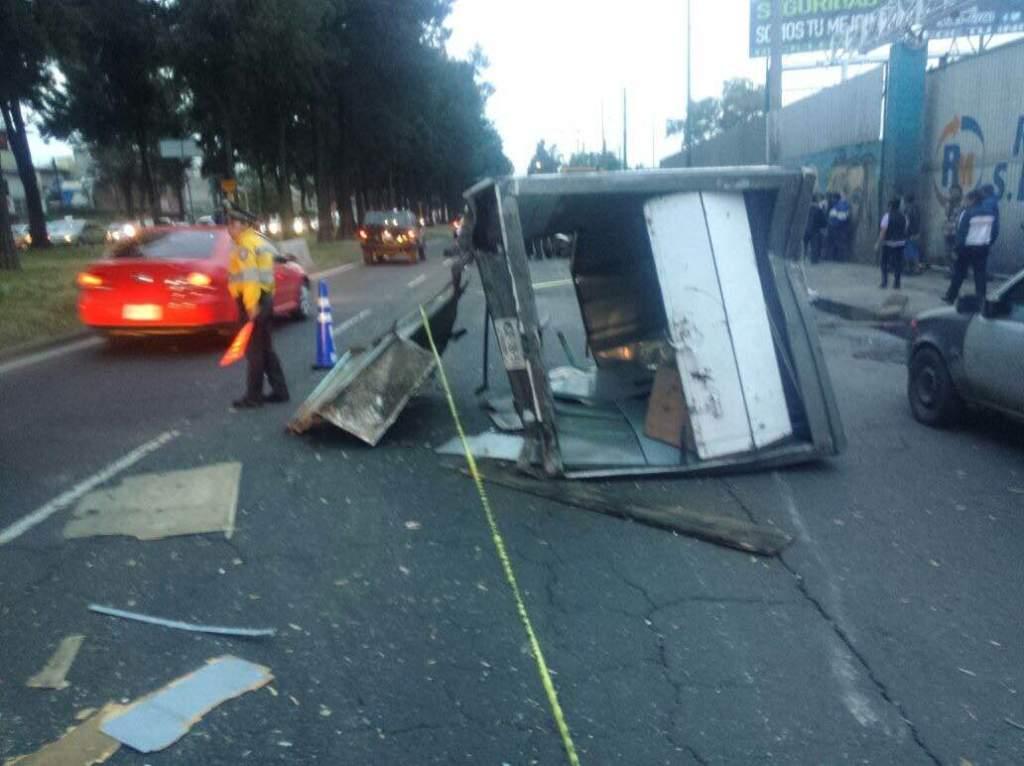 Choque afecta tránsito en Periférico Oriente; hay un muerto Grupo Milenio