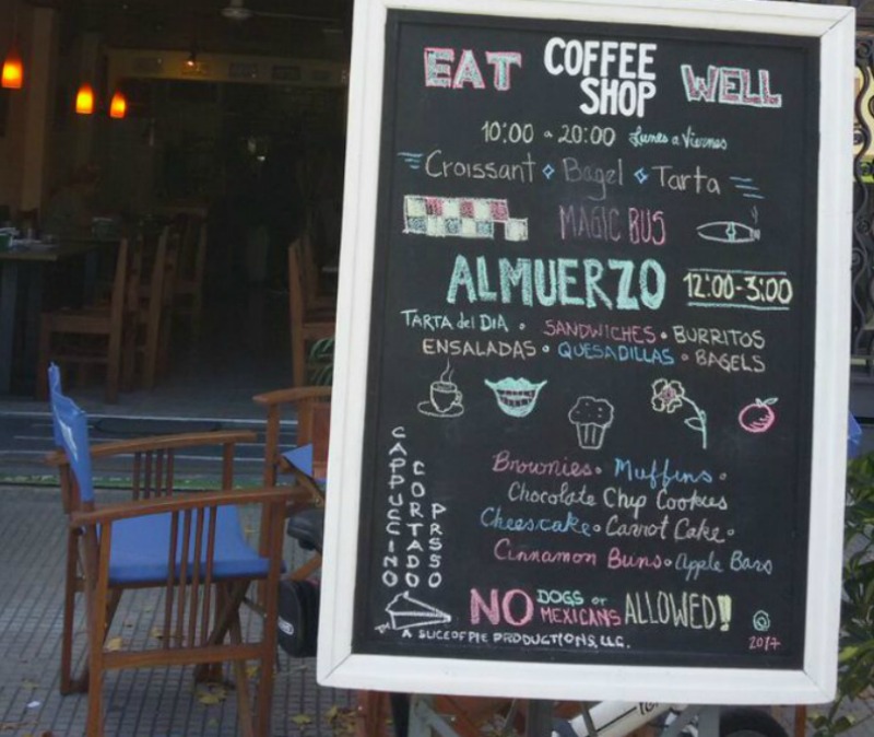 Café en Uruguay no acepta perros ni mexicanos... México