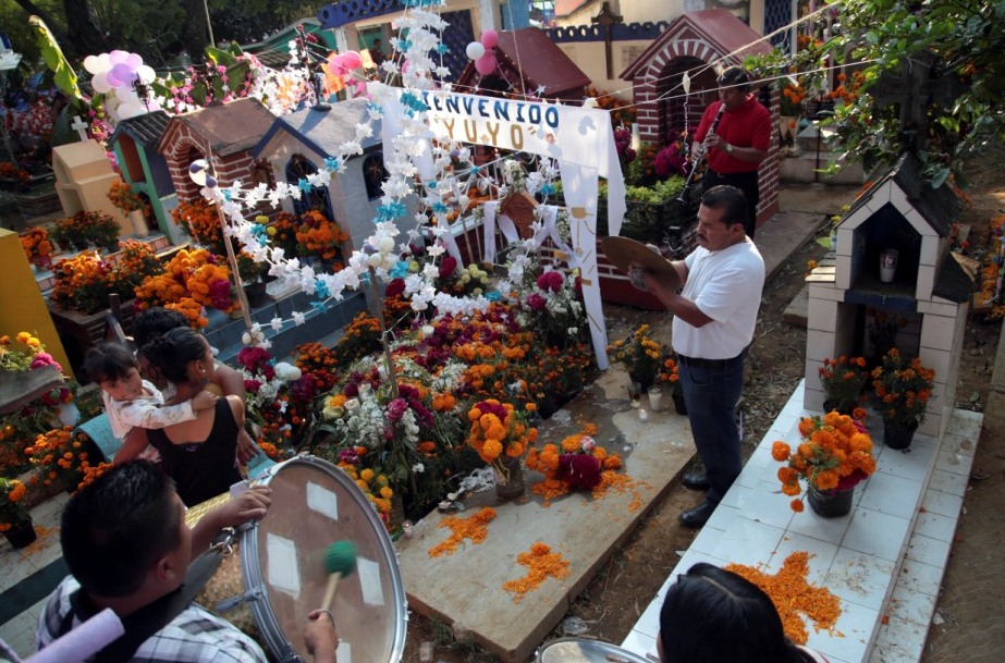 Iztapalapa alista vigilancia en panteones por Día de Muertos - Grupo ...