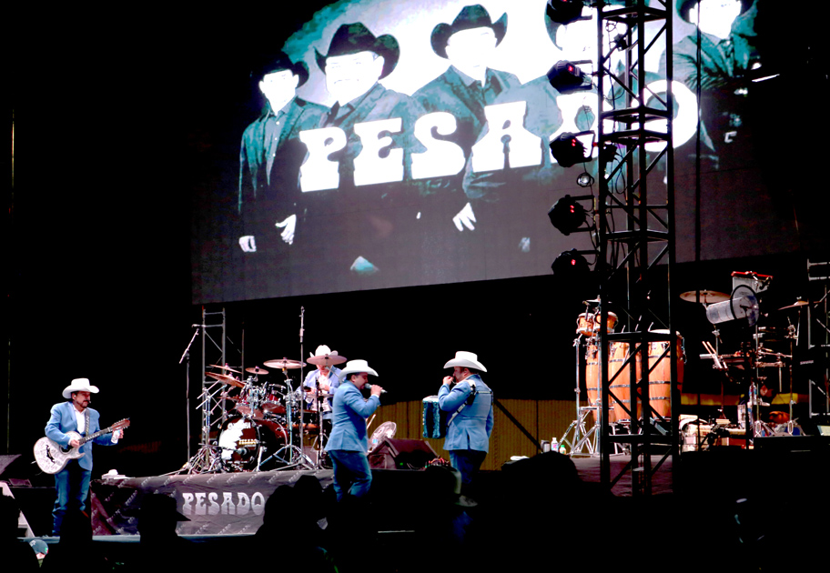 Grupo Pesado desata el amor y el sentimiento Grupo Milenio