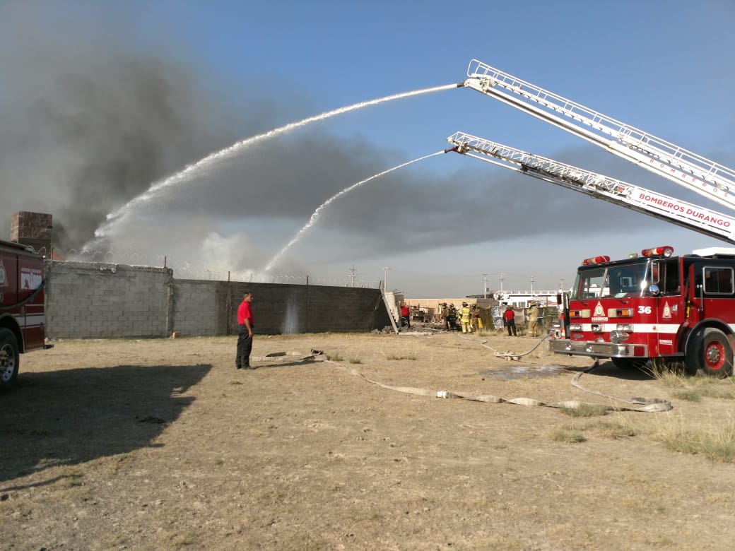 La labor para mitigar el fuego tardó cerca de dos horas. (Especial)