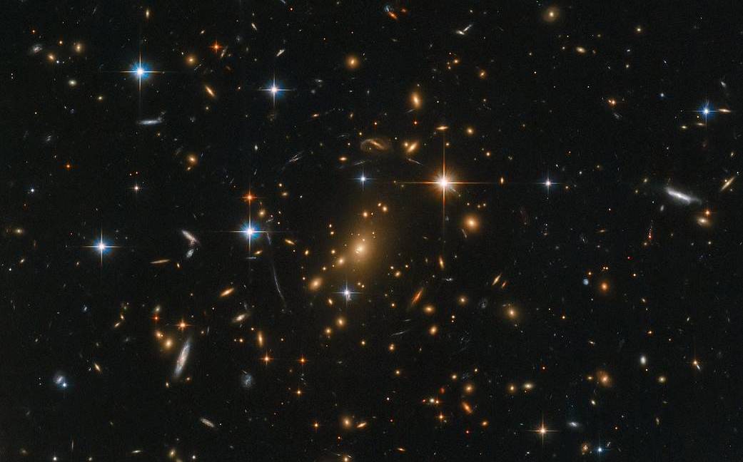 Telescopio Hubble capta 15 mil galaxias en una sola foto - Grupo Milenio