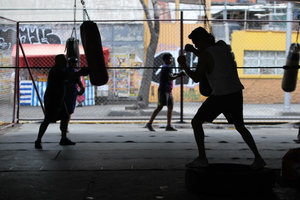 'El conde', el Gimnasio de box bajo un puente (Santiago Chaparro)