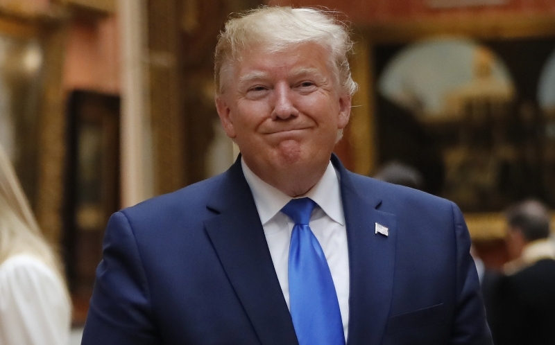 Trump impone aranceles de 10% a China