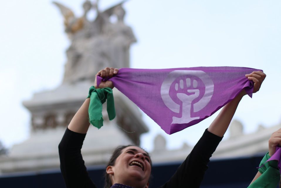 Morado: por qué es el color del feminismo | 8M - Grupo Milenio