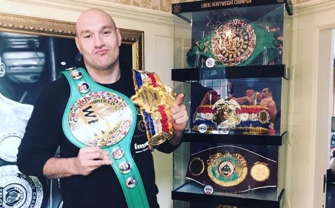 Tyson Fury asegura que recibi&oacute; propuesta para pelear contra Mike Tyson