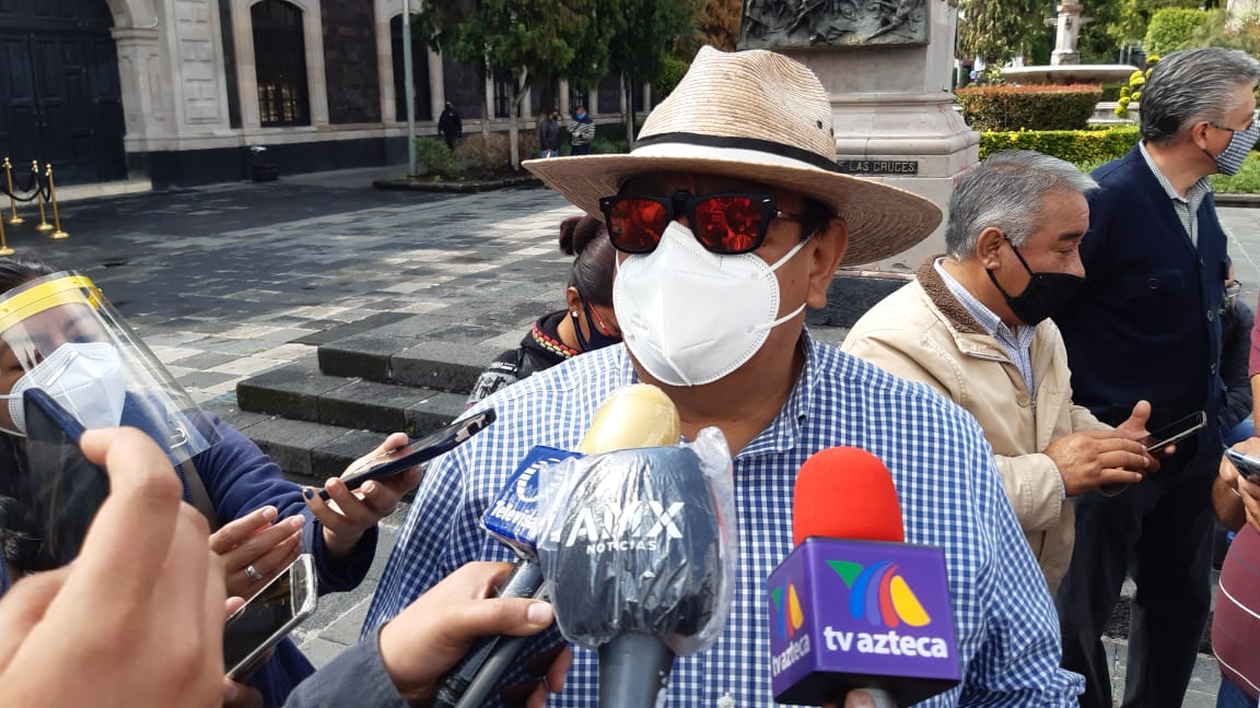 "Les quitan el agua y la comida es muy mala, incluso echada a perder".