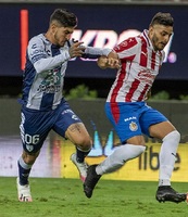 Alexis Vega arrancó el partido ante Pachuca (Mexsport)