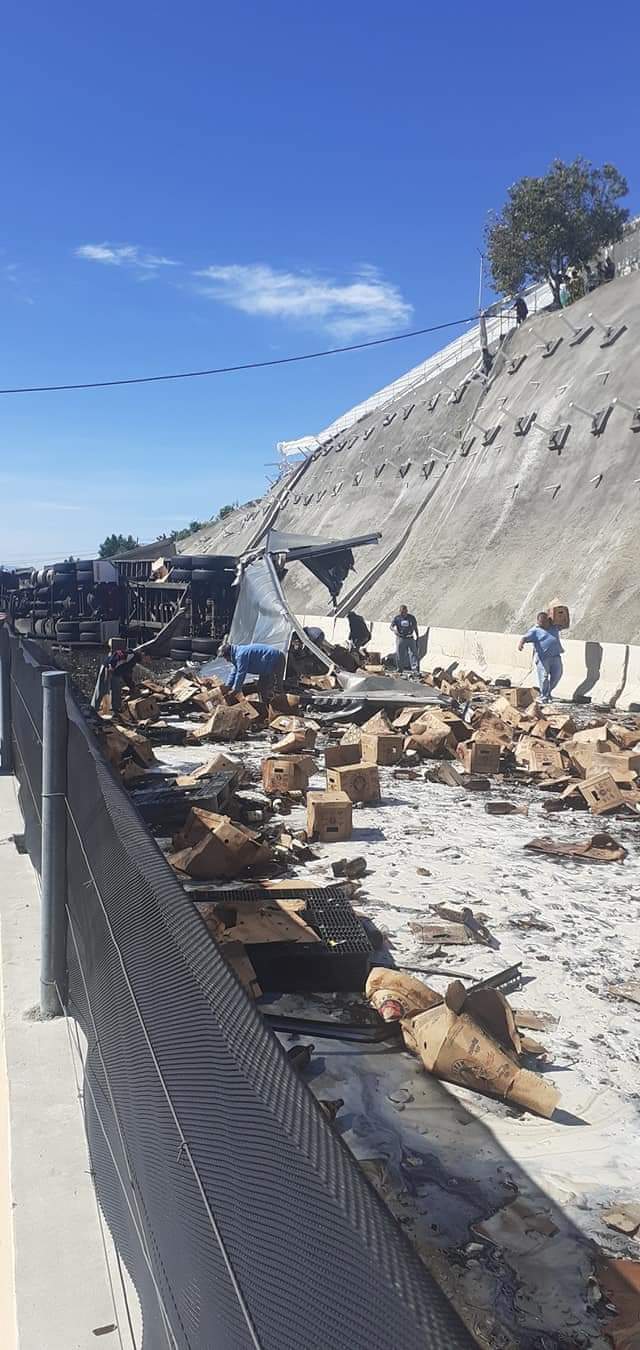El operador del camión perdió el control cerca del paraje conocido como El Venturero.