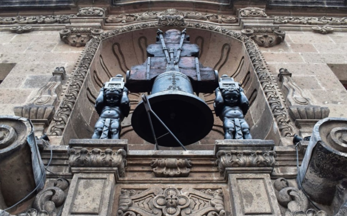 Restauran Campana de Dolores para el Grito de Independencia de AMLO