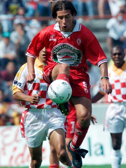 Roberto Molina, el ex futbolista de Atlante que ahora vive en la selva