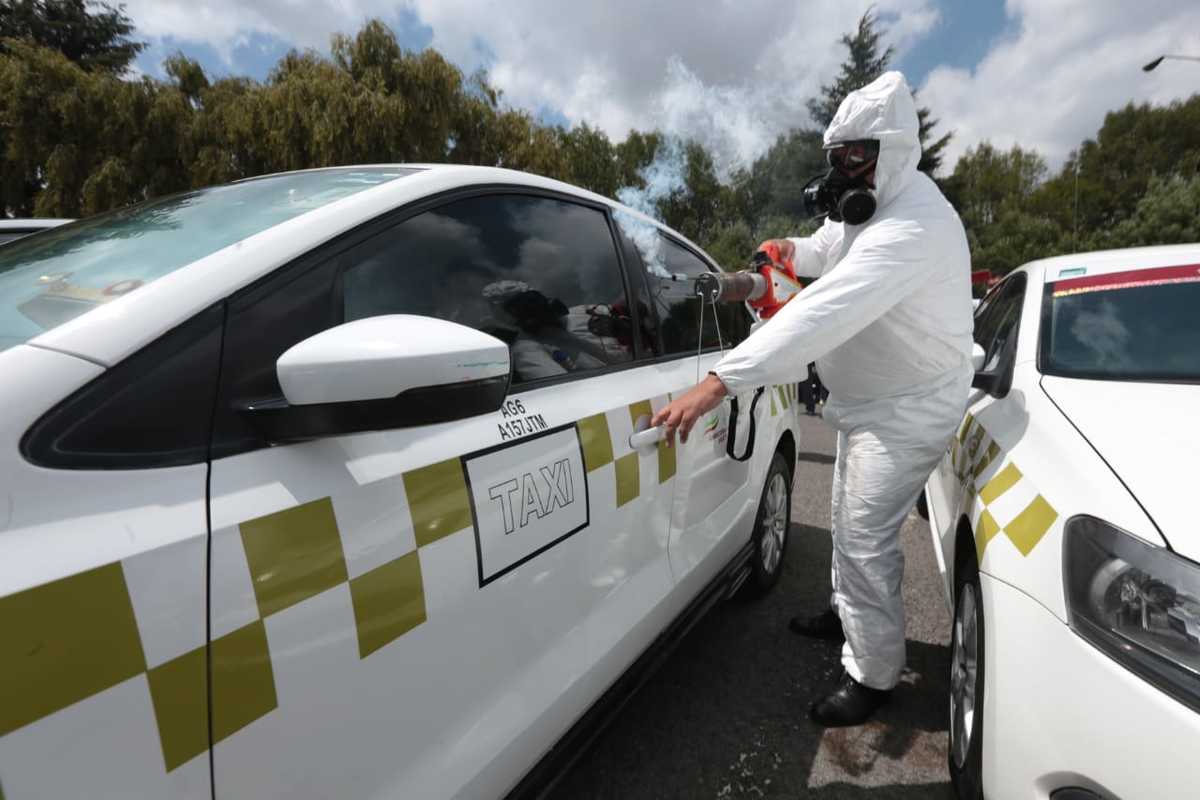 El procedimiento de desinfección contempla la expulsión de un químico a través de una pistola.
