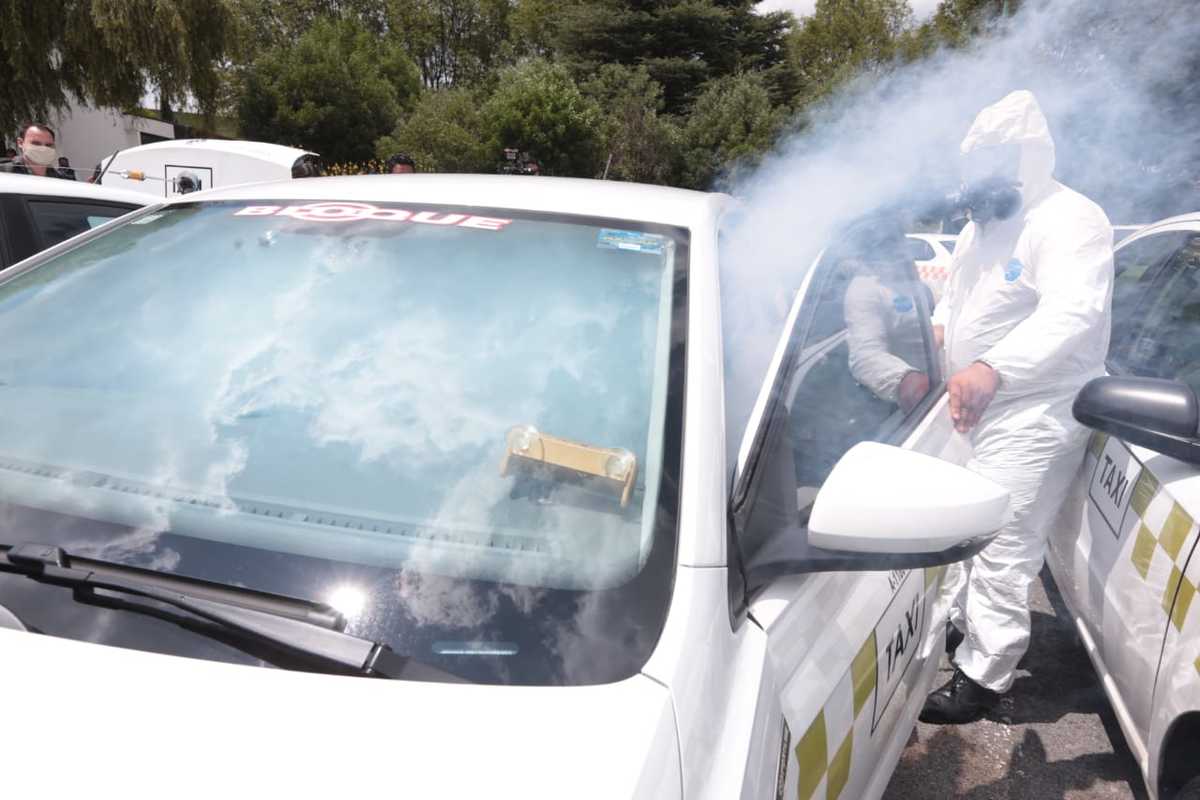 El procedimiento de desinfección contempla la expulsión de un químico a través de una pistola.