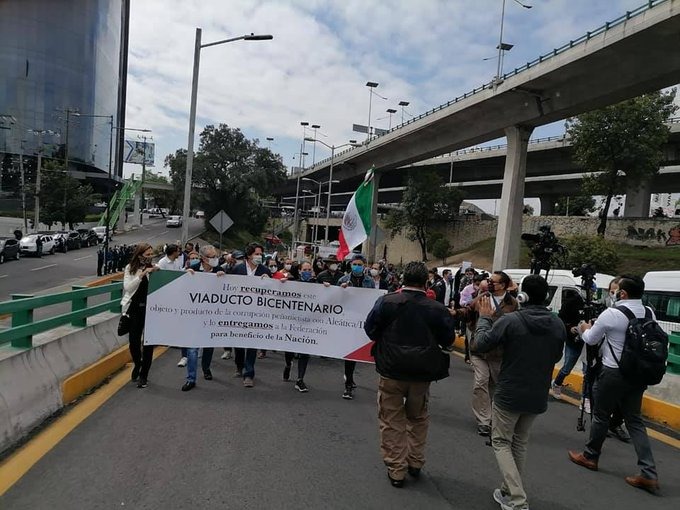 “Recuperaron simbólicamente” un tramo del Viaducto Elevado Bicentenario.
