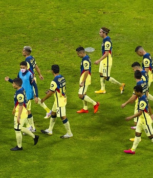 Jugadores del América al final del juego con Pumas (Mexsport)