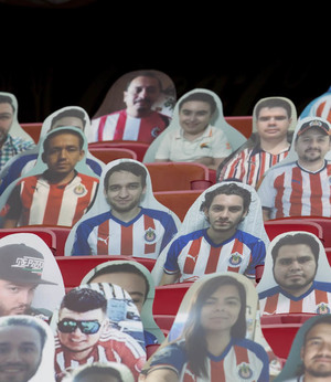 Chivas y Atlas como el resto de los equipos han jugado sin aficionados (Mexsport)