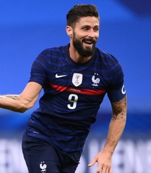Olivier Giroud recauda 42 goles con Francia (AFP)