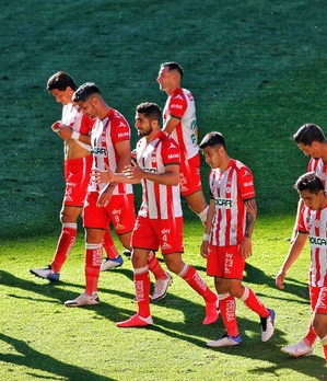 Jugadores de Necaxa durante el Guardianes 2020 en la Liga MX (Imago7)