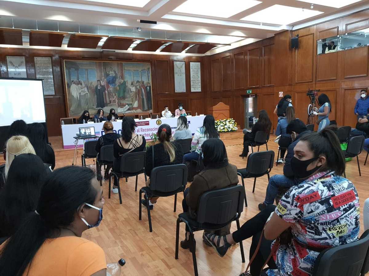 "Necesitamos existir jurídicamente y poder rectificar nuestra acta nacimiento".