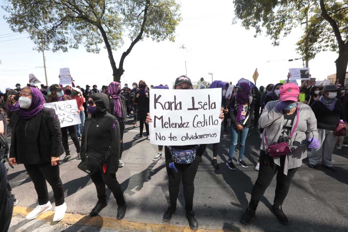 Mujeres de Toluca protestan por feminicidios.