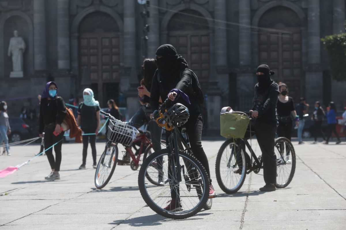 Mujeres de Toluca protestan por feminicidios.