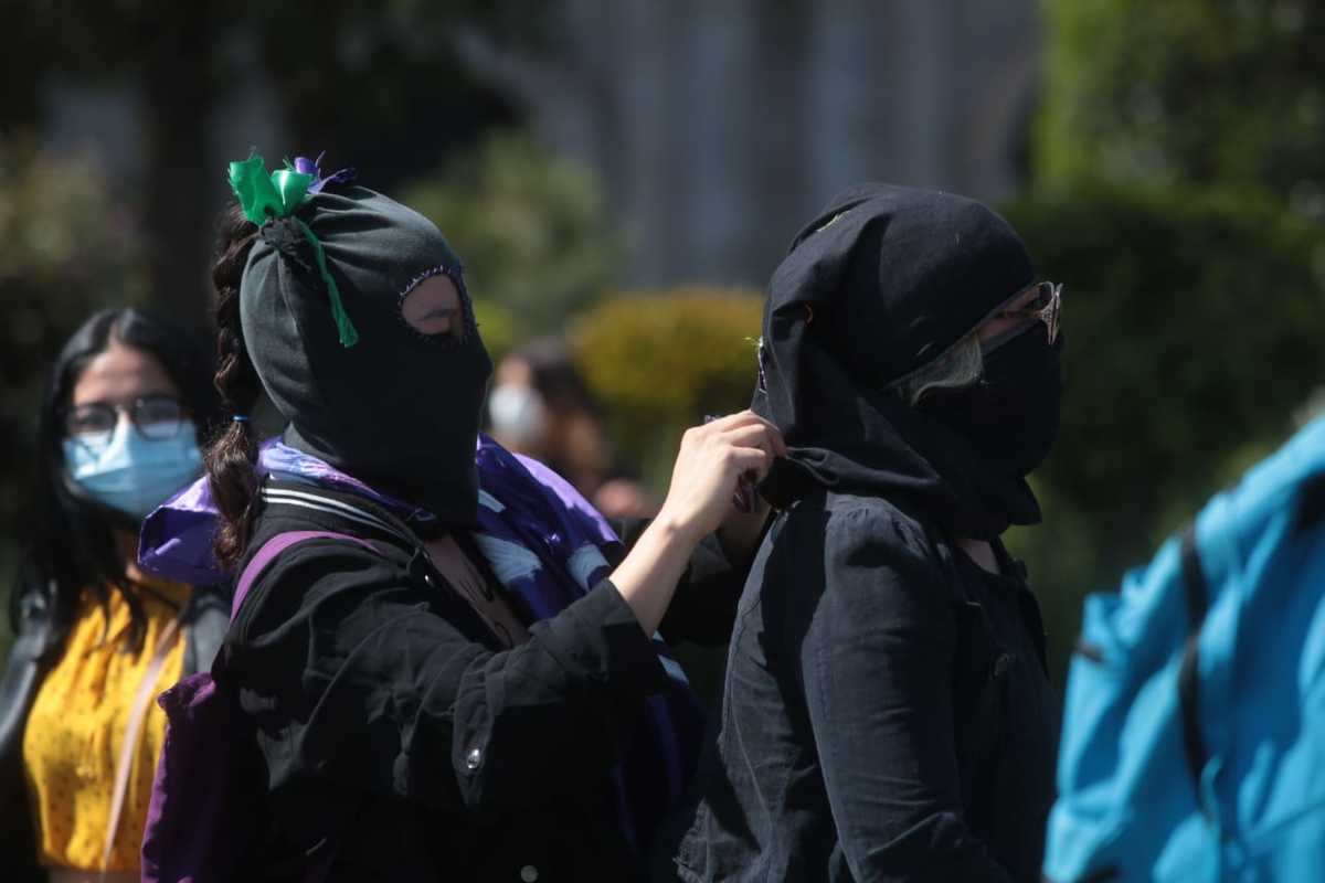 Mujeres de Toluca protestan por feminicidios.