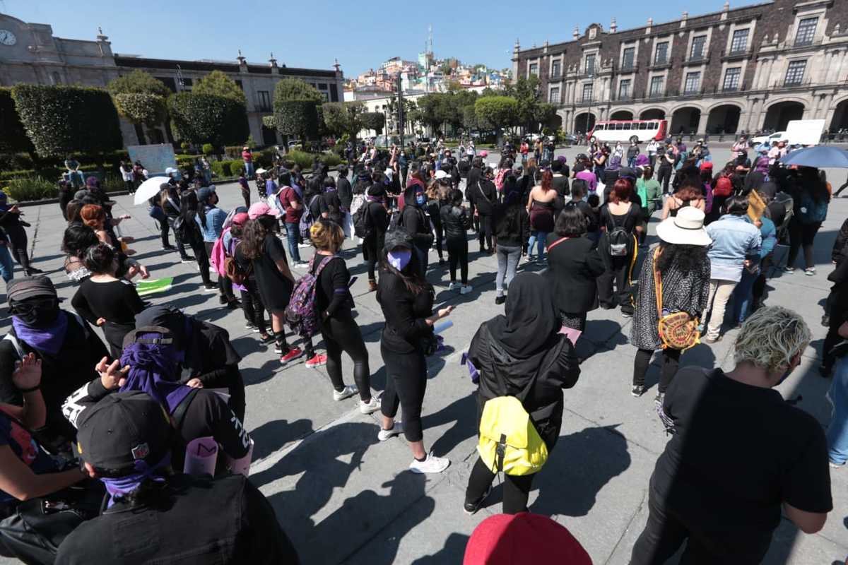 Mujeres de Toluca protestan por feminicidios.