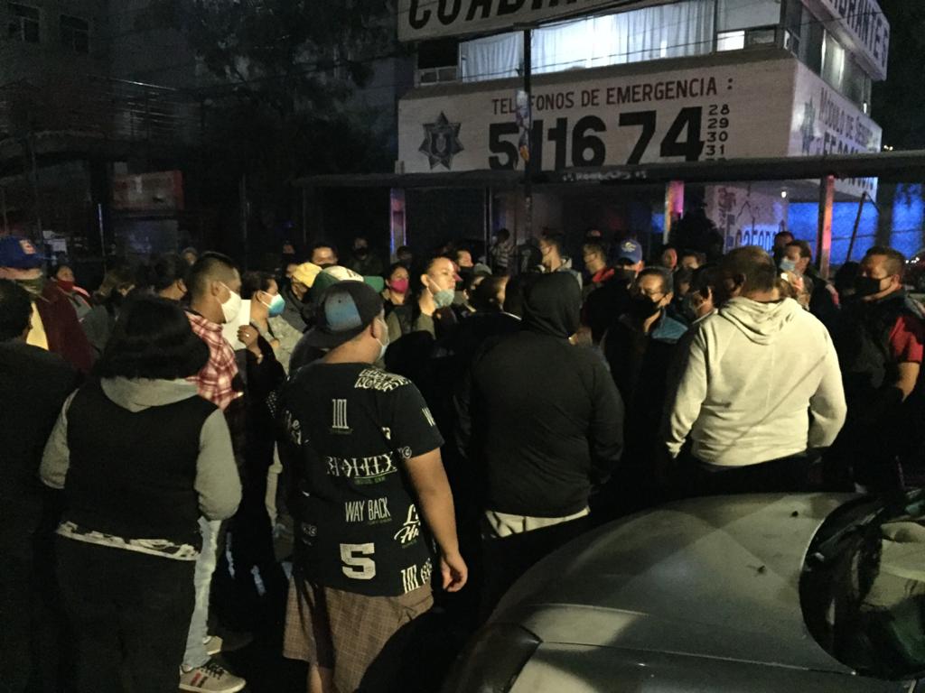 Por espacios breves se apostaron sobre los carriles de la vialidad.