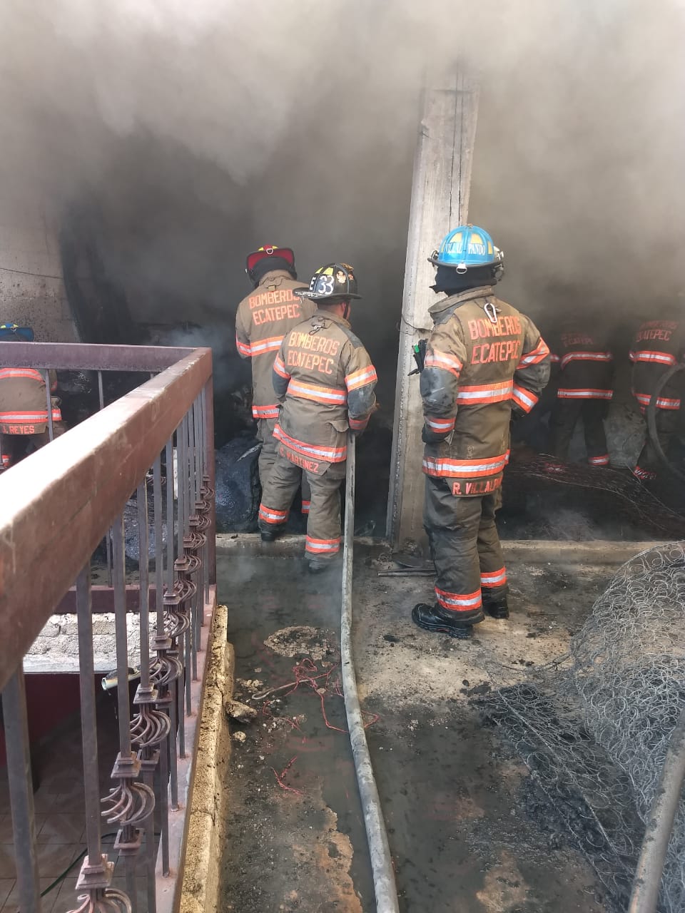 Se desconocen las causas que originaron el fuego.