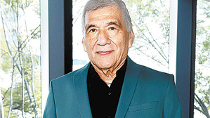 El cantautor michoacano se enorgullece de representar a su gremio. (Édgar Negrete)