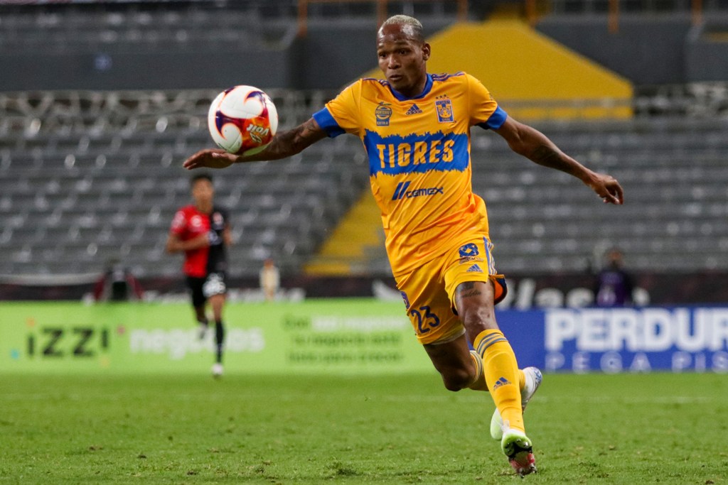 Luis Quiñones podría salir de Tigres (Imago7)