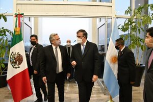 El presidente Argentino, Alberto Fernández (izquierda) y el canciller Marcelo Ebrard./ @SRE_mx