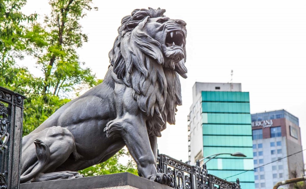 Puerta de los Leones. Historia de estatuas en Bosque de Chapultepec - Grupo  Milenio