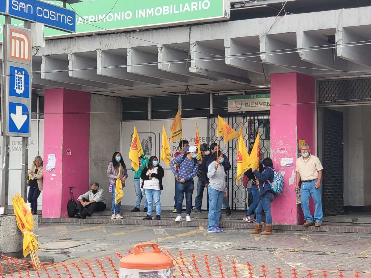 Protesta afuera de la estación San Cosme