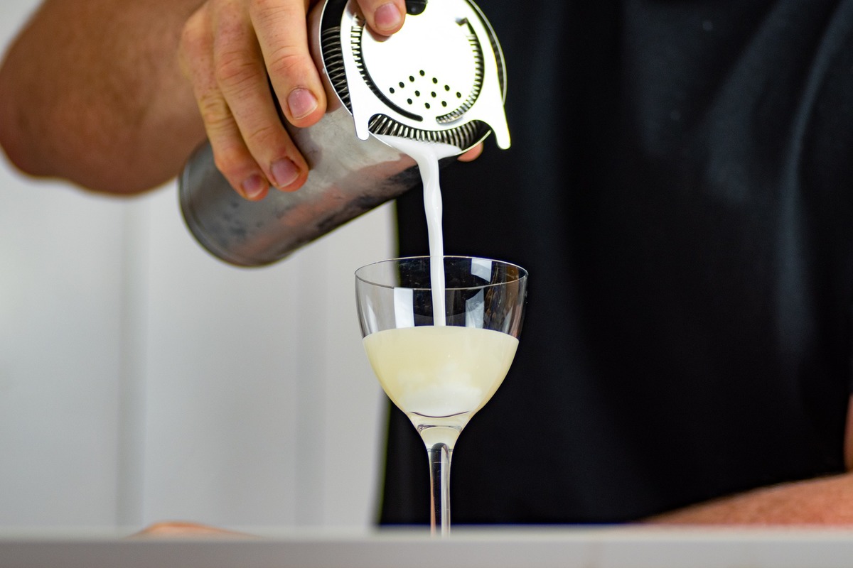 Ginebra. De qué está hecha, cómo se hace y su origen Grupo Milenio