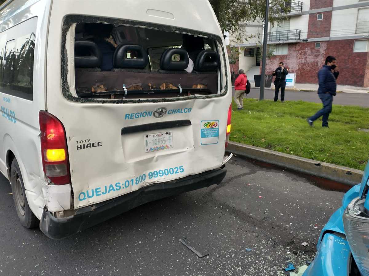 Tres unidades del transporte público se vieron afectadas en el accidente- Foto: Especial