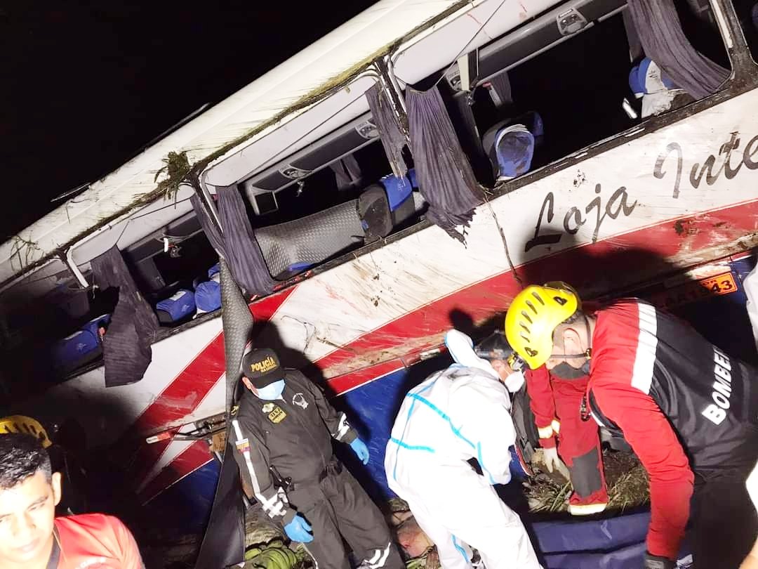 En Ecuador, accidente de autobús deja al menos 18 muertos y 25 heridos ...