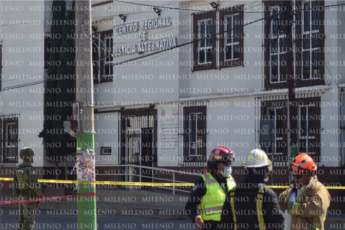 Policias esperan llegada de expertos en explosivos